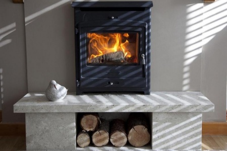 Comment réussir l'installation de votre poêle à bois à la maison ?